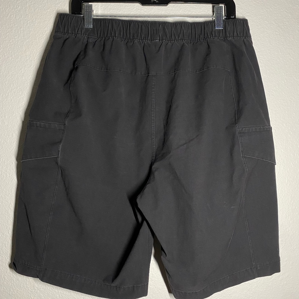Lululemon Men's Black Cargo Shorts 10” Inseam